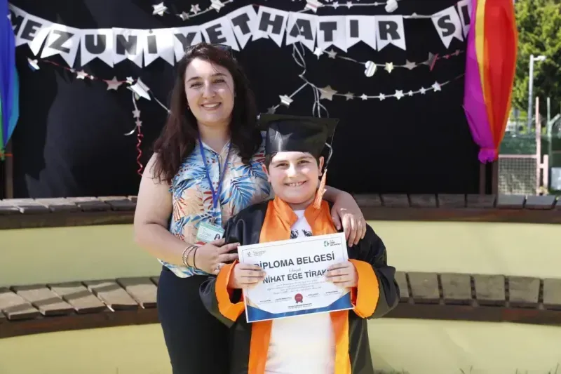 İzmit Belediyesi Otizm Spor ve Yaşam Evi ilk mezunlarını kutladı