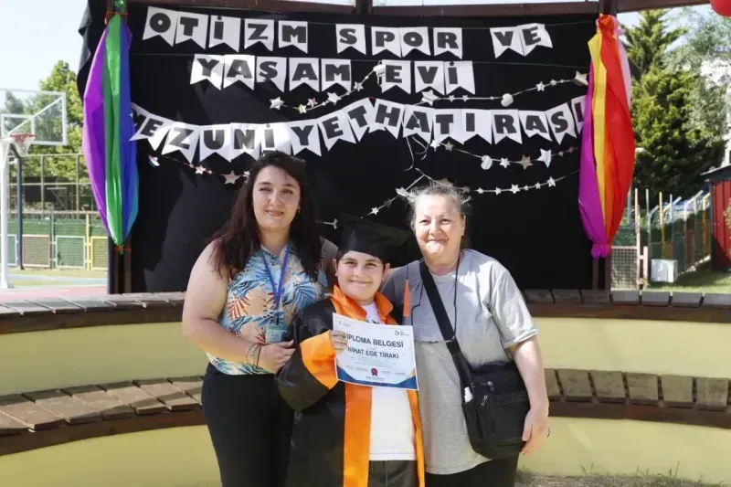 İzmit Belediyesi Otizm Spor ve Yaşam Evi ilk mezunlarını kutladı
