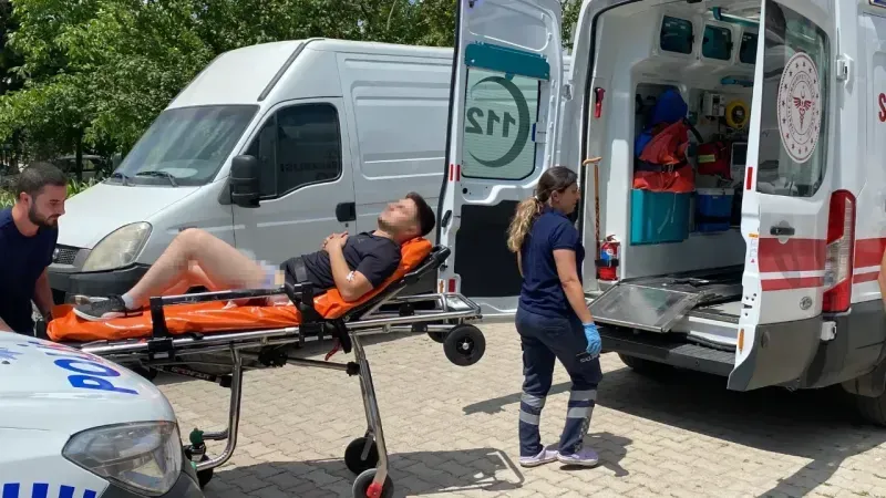 Tabancasını temizlerken ortağının oğlunu vurdu