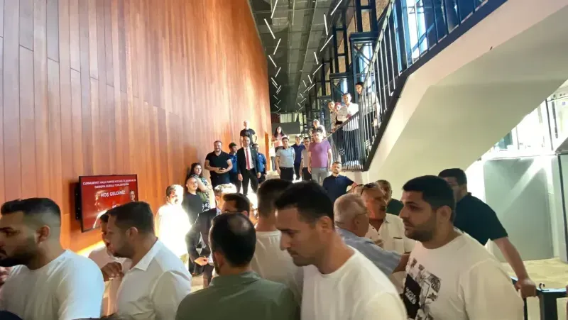 Küfürler, tehditler havada uçuştu! CHP Danışma Kurulu fena karıştı