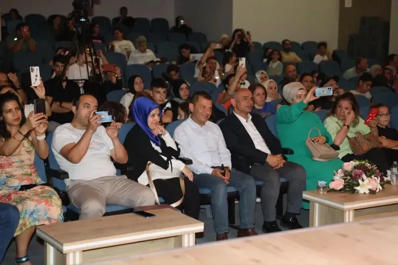 Körfez Belediyesi Sanat Merkezi öğrencilerinden muhteşem gösteri