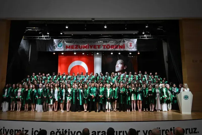 KOÜ'de Tıp Fakültesi mezuniyet töreni: Yeni hekimler göreve hazır