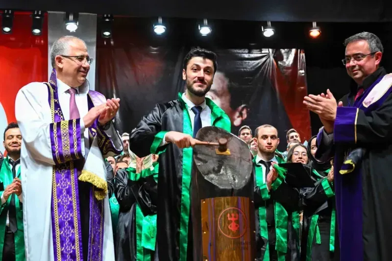 KOÜ'de Tıp Fakültesi mezuniyet töreni: Yeni hekimler göreve hazır