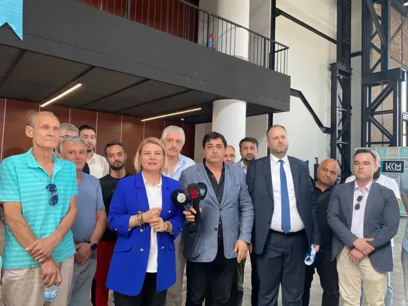 Esnaf kan ağlıyor, iktidar meclis üyeleri dalga geçiyor!
