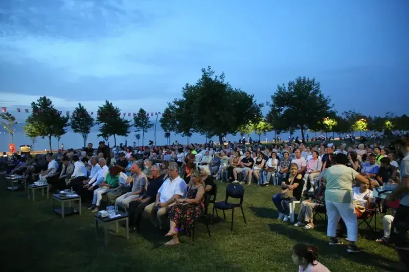 Karamürsel'de Türk Sanat Müziği Şöleni