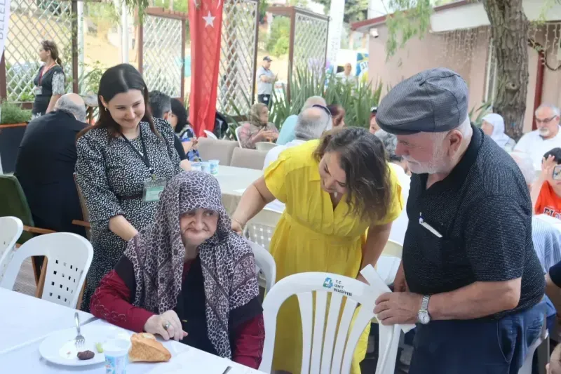 Alzheimer yaşam evi yeni yaşında