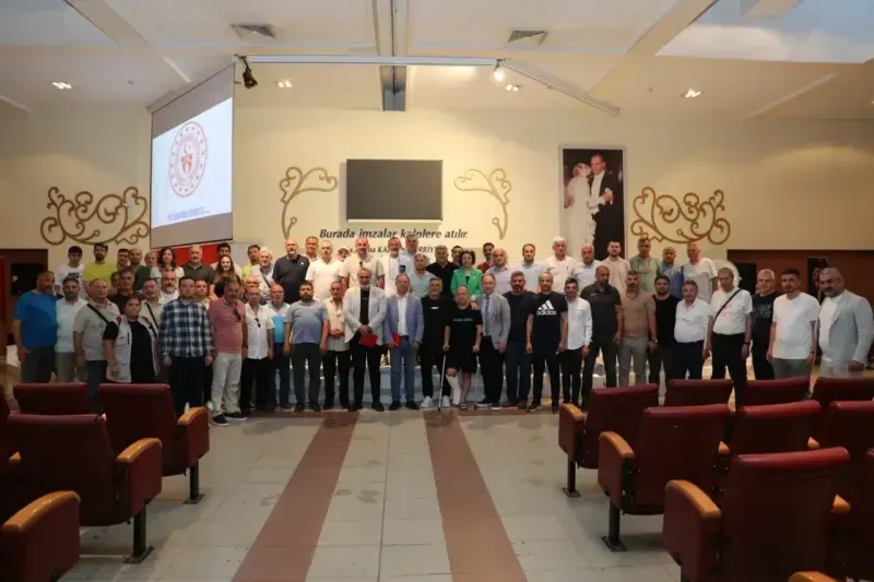 İzmit'te Amatör Spor Kulüpleri için bilgilendirme toplantısı düzenlendi