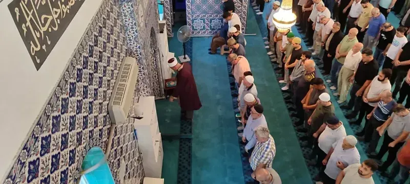 Vatandaşlar Kurban Bayramı'nı camilerde karşıladı
