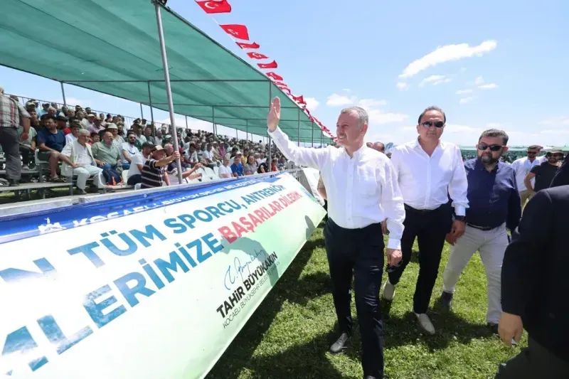 Sekapark Altın Kemer Yağlı Güreşleri'nde Başpehlivan Ali Gürbüz oldu