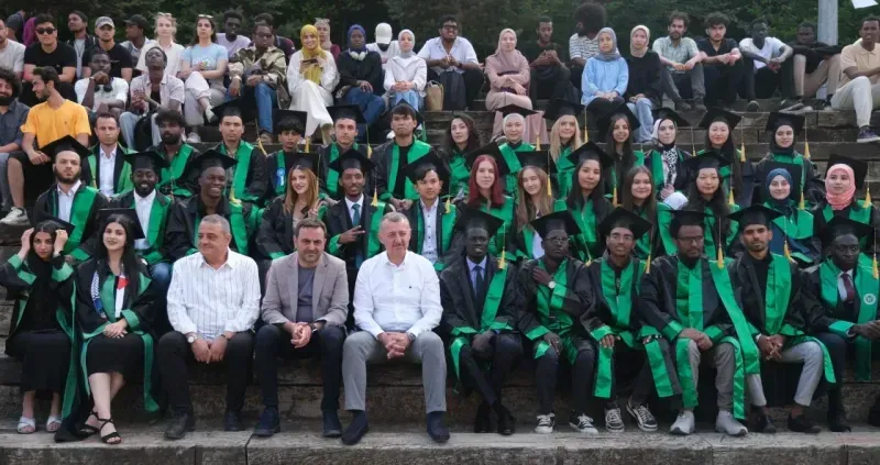 Kocaeli'de uluslararası öğrenciler mezuniyet coşkusu yaşadı