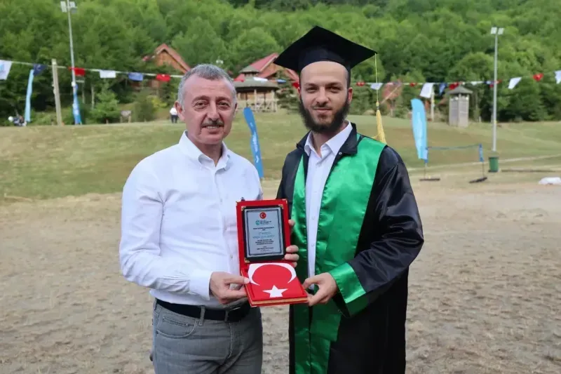 Kocaeli'de uluslararası öğrenciler mezuniyet coşkusu yaşadı