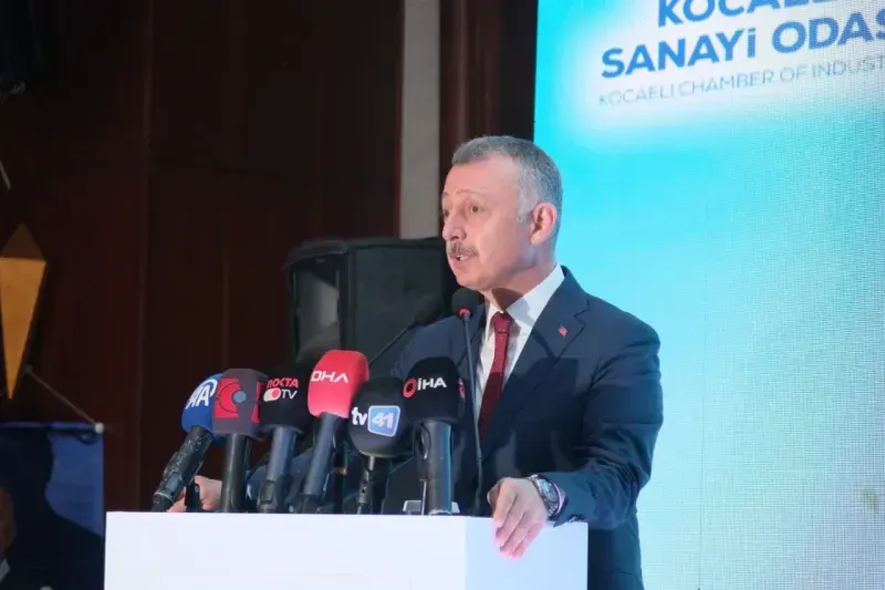 En çevreci sanayi devleri ödüllerini Bakan Özhaseki'den aldı