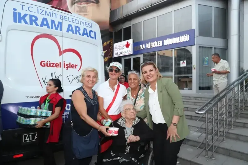 İzmit'in kurtuluşu: Coşkulu kortej ve anlamlı etkinlikler