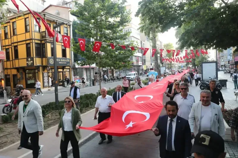 İzmit'in kurtuluşu: Coşkulu kortej ve anlamlı etkinlikler