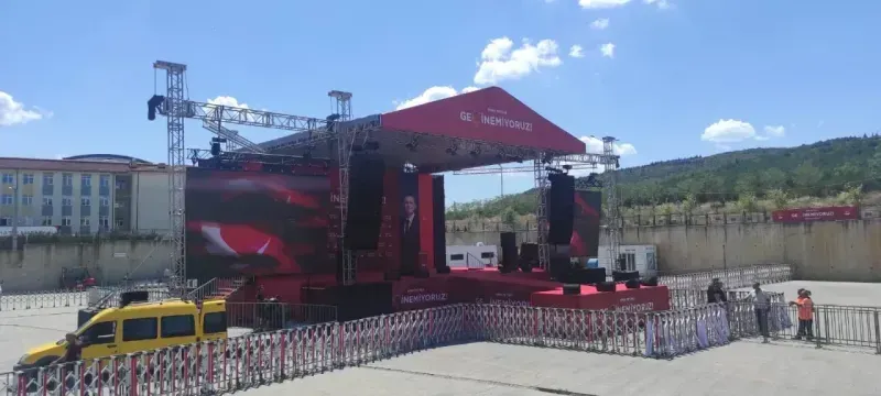 Vatandaşlar Emek Mitingi için alanda!