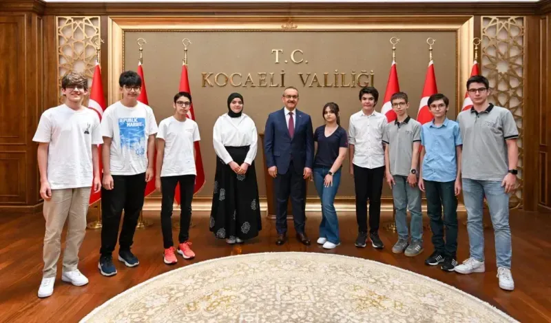 Vali Yavuz Kocaeli'nin gururu öğrencileri ağırladı