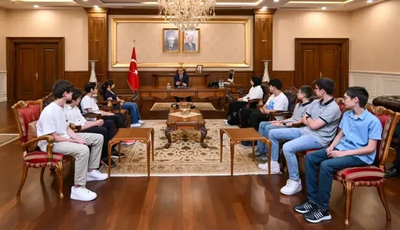 Vali Yavuz Kocaeli'nin gururu öğrencileri ağırladı