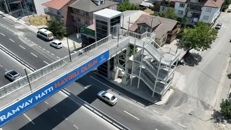 Alikahya stadyum bağlantı yolunda yeni yaya üstgeçidi