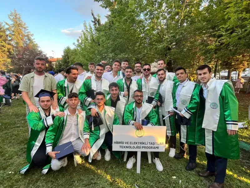 KOSTÜ ilk mezunlarını coşkuyla verdi