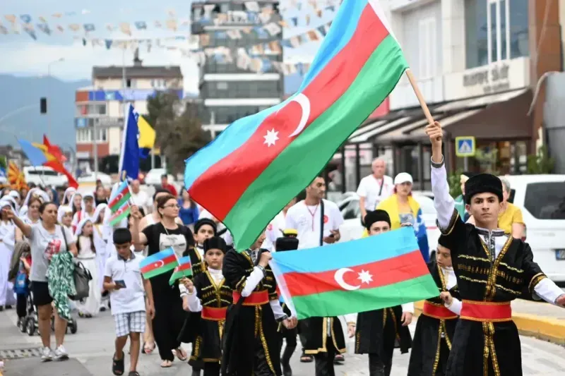 Balkan renkleri Kartepe'de buluştu