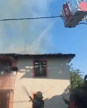 Derince'de çıkan yangın korkuttu