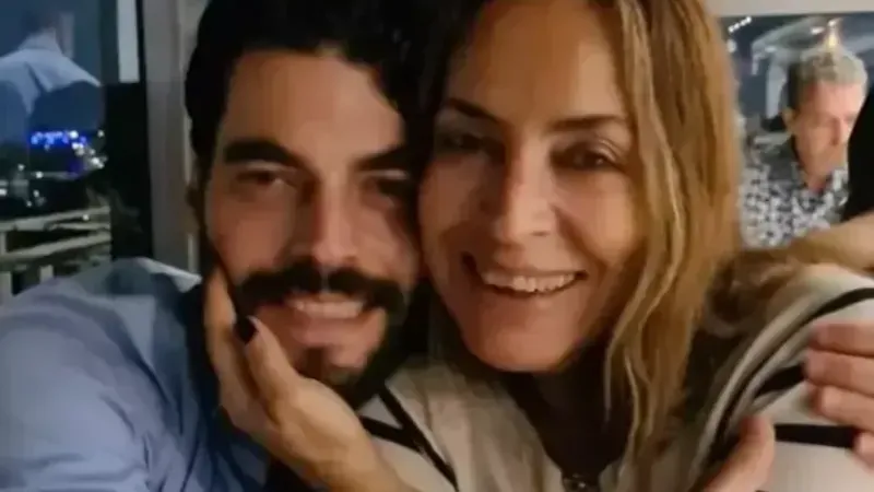 Akın Akınözü'nün anne acısı... 