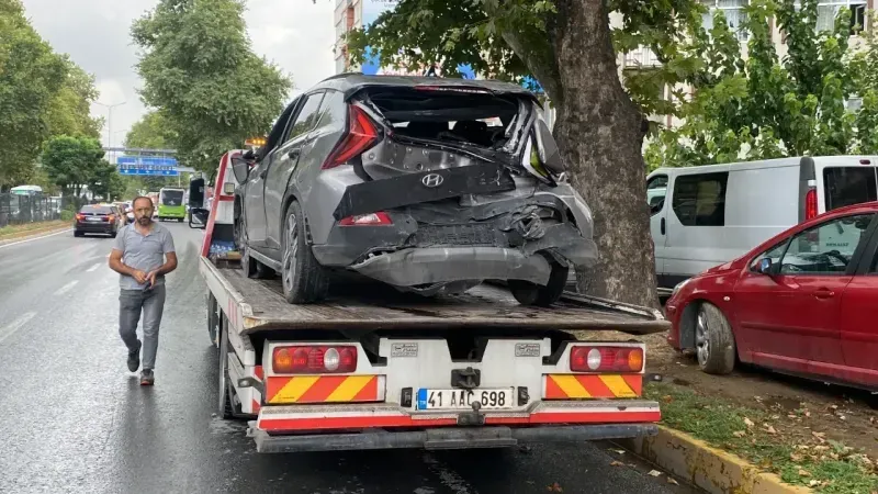 Gölcük'te zincirleme kaza: 4 yaralı