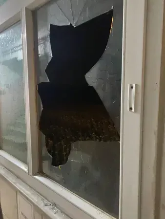Yabancı uyruklu şahıs markette genç kızı taciz etti. Komşuda ortalık karıştı!