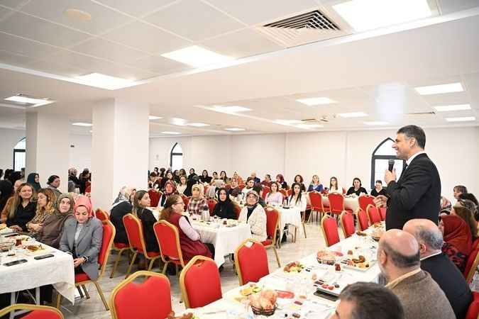 Başkan Kocaman, kadın personele teşekkür etti