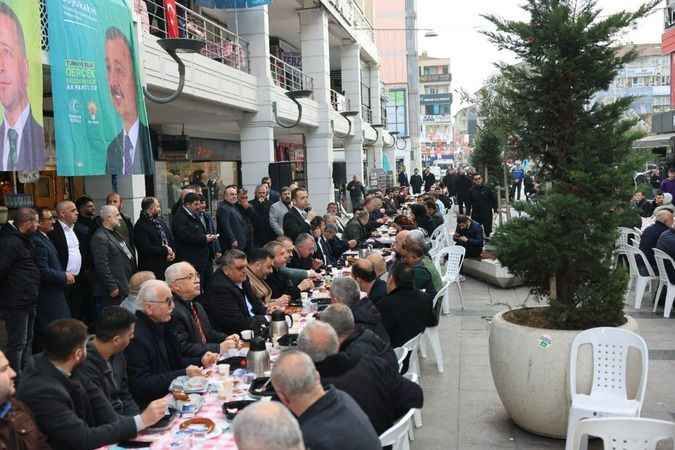 Büyükakın ve Tutuş'tan Belsa sokağında esnaf buluşması