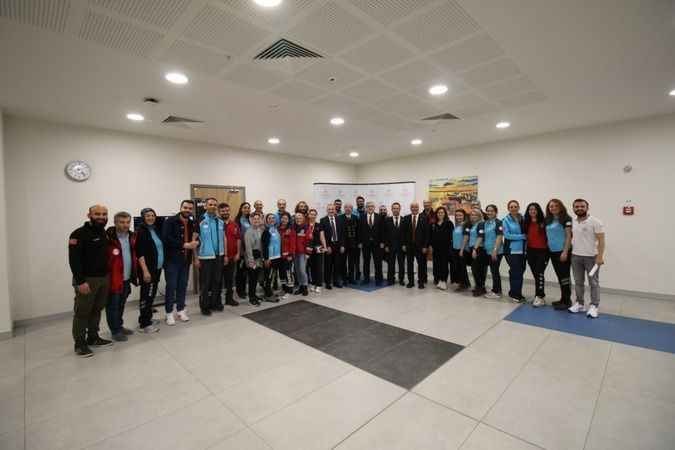  Yerel Düzey Sağlık Çalışma Grubu Bilgilendirme Seminerine İlgi Yoğun Oldu