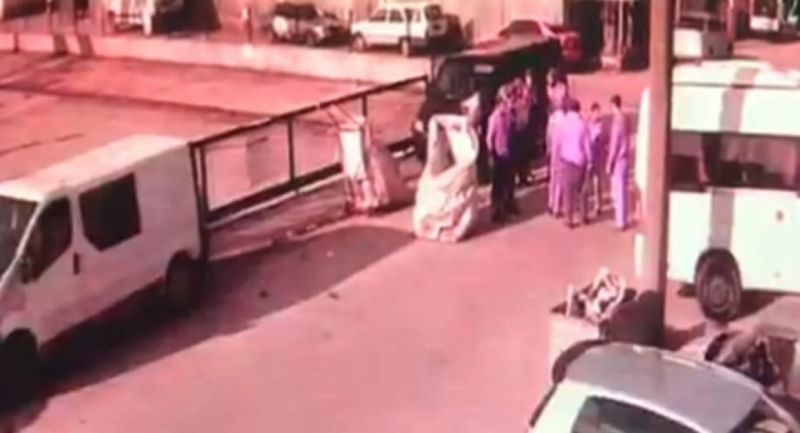 Tartıştıkları kişinin iş yerine basmaya kalkıştılar