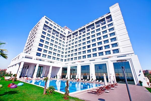 Kocaeli'deki Özel Yüzme Havuzları