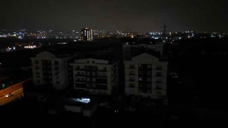 Kocaeli'de 140 daireli sitede elektrik çilesi: Soğuk havada karanlığa mahkum oldular