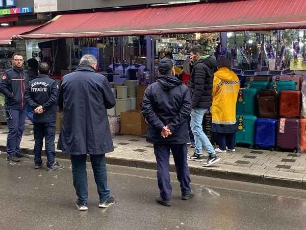 Kocaeli'de mağazanın deposunda korkutan yangın