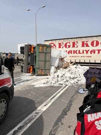  TEM otoyolunda büyük kaza, yol trafiğe kapandı