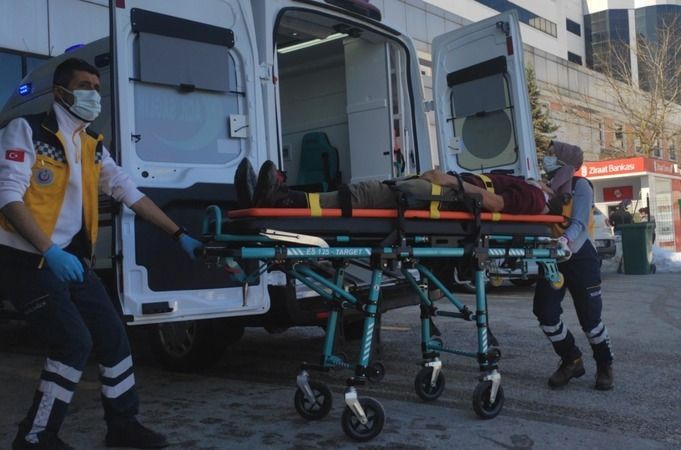 İnşaatta çalışan işçi 3 metre yükseklikten düştü