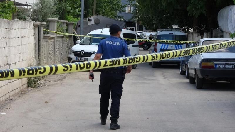 Koca vahşeti: Karısını öldürüp cesedini torbaya koyarak bahçeye attı!