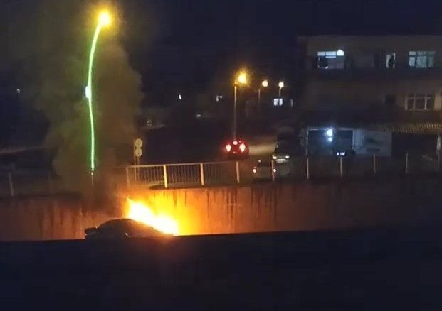 Alkollü sürücü kaza yaptı! Otomobil alev alev yandı