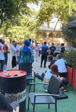 İzmit'te kabus: Kendisine sigara vermeyenleri bıçakladı!