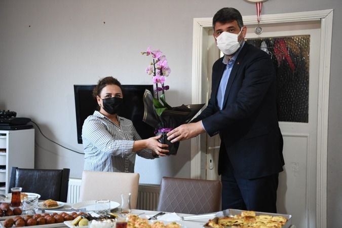 Evini üretimhaneye çeviren ev hanımına Kocaman'dan ziyaret