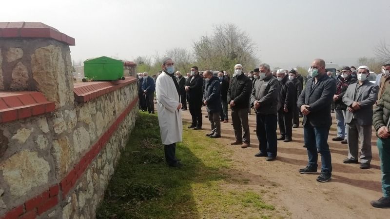Elleri bantlanarak öldürülen yaşlı adam son yolculuğuna uğurlandı