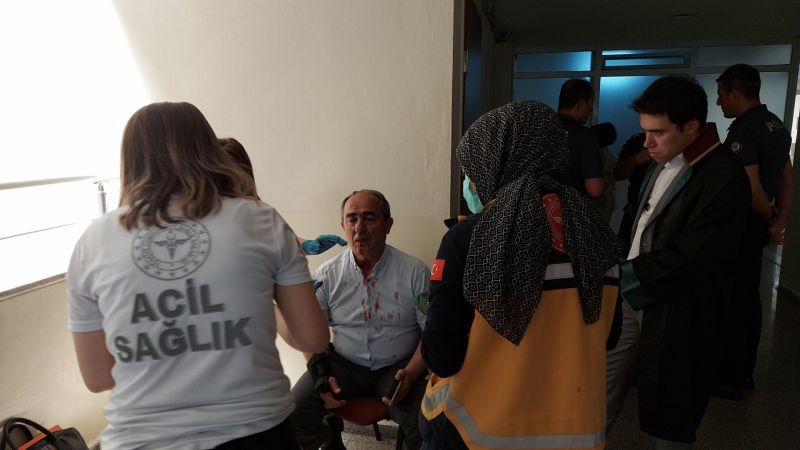 Kocaeli Adliyesi karıştı, kadın avukat darp edildi