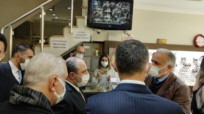 Bakan Varank yürüyüş yolunda gezdi