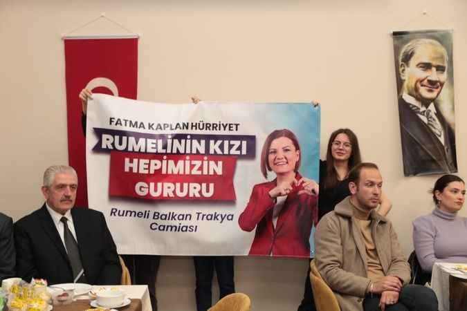 Hürriyet ‘Rumeli’nin kızı, hepimizin gururu’ pankartıyla karşılandı