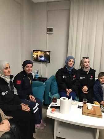Başiskele'de Genc-i Âlâ Gönüllü ekibinden sağlık çalışanlarına jest