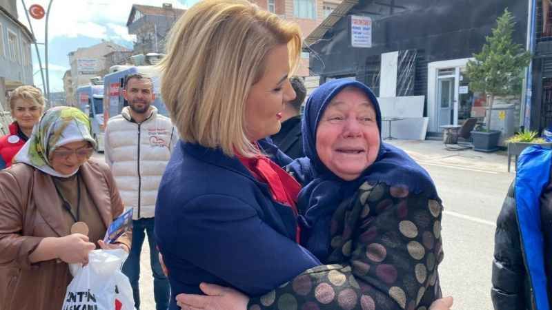 Başkan Hürriyet’ten Paşa esnafına ziyaret