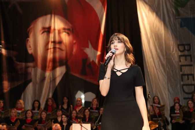 Cumhuriyet Kadınları Korosu'ndan muhteşem konser