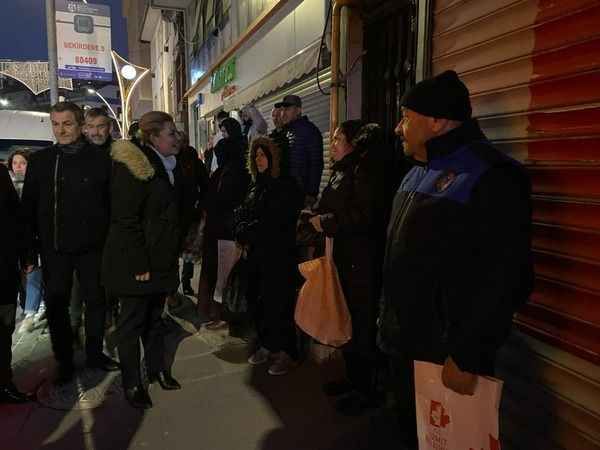 Geleneği bozmayan Başkan Hürriyet, Bekirdere’de işçilerle buluştu