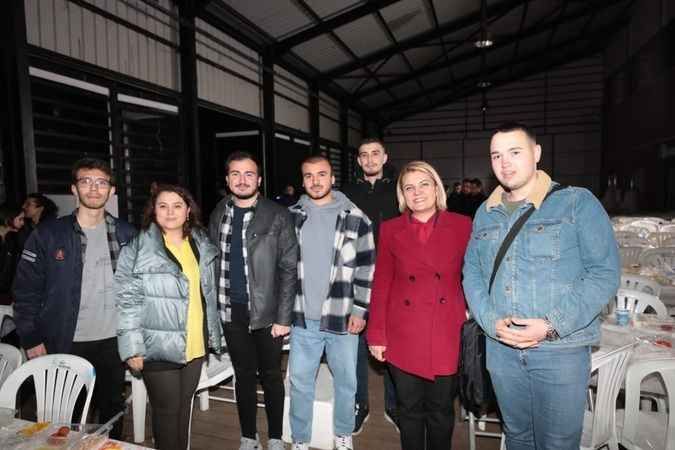 Hürriyet iftar sonrası Umuttepe’de gençlerle buluştu